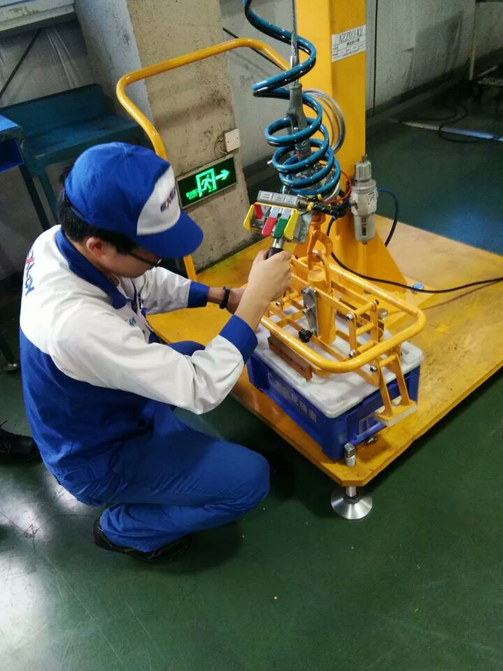 夹具3+移动式助力机械手
